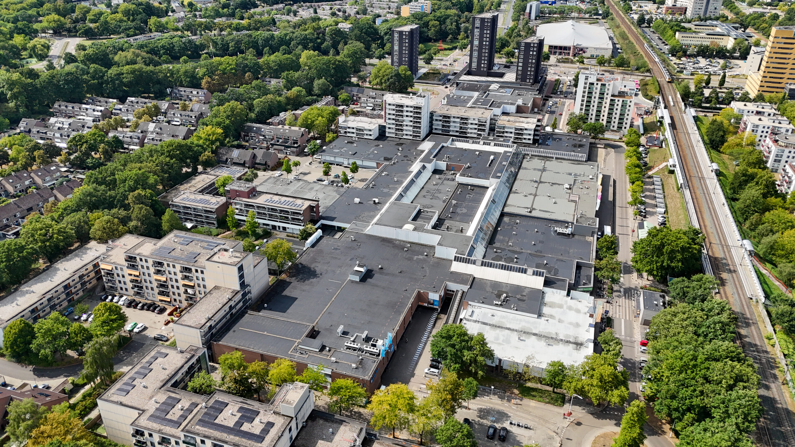 Vogelvlucht van een stedelijk landschap met gebouwen